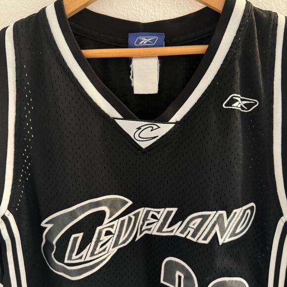 Reebok Y2K Lebron James Cleveland Cavs Swingman Blackout Jersey Men's Medium - Picture 7 of 8
